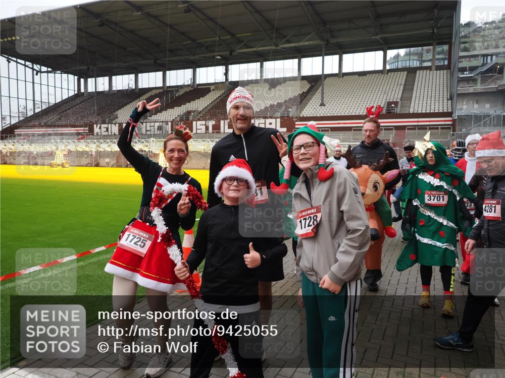 07.12.2025 - St. Pauli X-Mass-Run No. 15 Fabian Wolf http://msf.ph/oto/9425055 07.12.2025 12:10:52 Ziel 208, 223, 224, 1780, 1845, 4831 meine-sportfotos.de