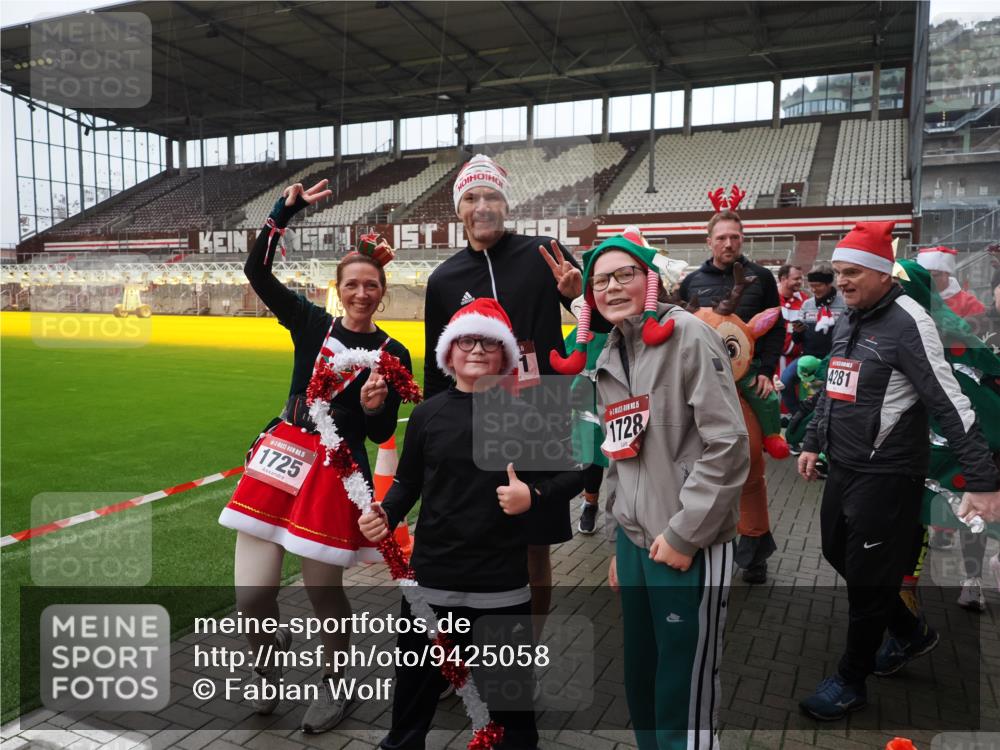 07.12.2025 - St. Pauli X-Mass-Run No. 15 Fabian Wolf http://msf.ph/oto/9425058 07.12.2025 12:10:53 Ziel 208, 223, 224, 1780, 1845 meine-sportfotos.de