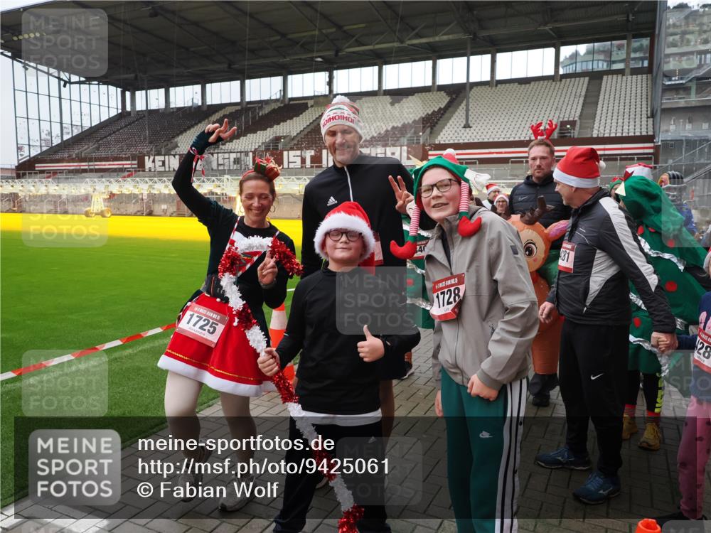 07.12.2025 - St. Pauli X-Mass-Run No. 15 Fabian Wolf http://msf.ph/oto/9425061 07.12.2025 12:10:54 Ziel 224, 1780, 1845 meine-sportfotos.de