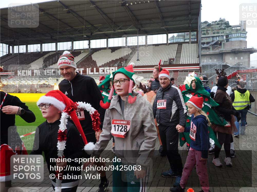 07.12.2025 - St. Pauli X-Mass-Run No. 15 Fabian Wolf http://msf.ph/oto/9425063 07.12.2025 12:10:55 Ziel 1780 meine-sportfotos.de