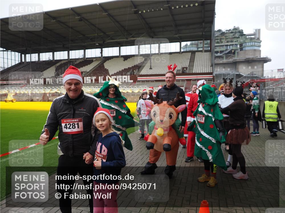 07.12.2025 - St. Pauli X-Mass-Run No. 15 Fabian Wolf http://msf.ph/oto/9425071 07.12.2025 12:10:59 Ziel 1780 meine-sportfotos.de