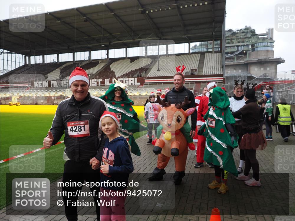07.12.2025 - St. Pauli X-Mass-Run No. 15 Fabian Wolf http://msf.ph/oto/9425072 07.12.2025 12:10:59 Ziel 1780 meine-sportfotos.de