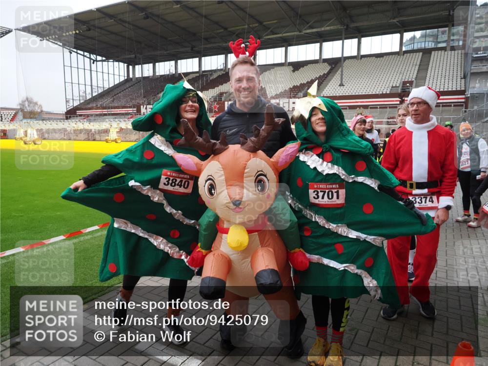 07.12.2025 - St. Pauli X-Mass-Run No. 15 Fabian Wolf http://msf.ph/oto/9425079 07.12.2025 12:11:06 Ziel 1780, 4398, 4400 meine-sportfotos.de