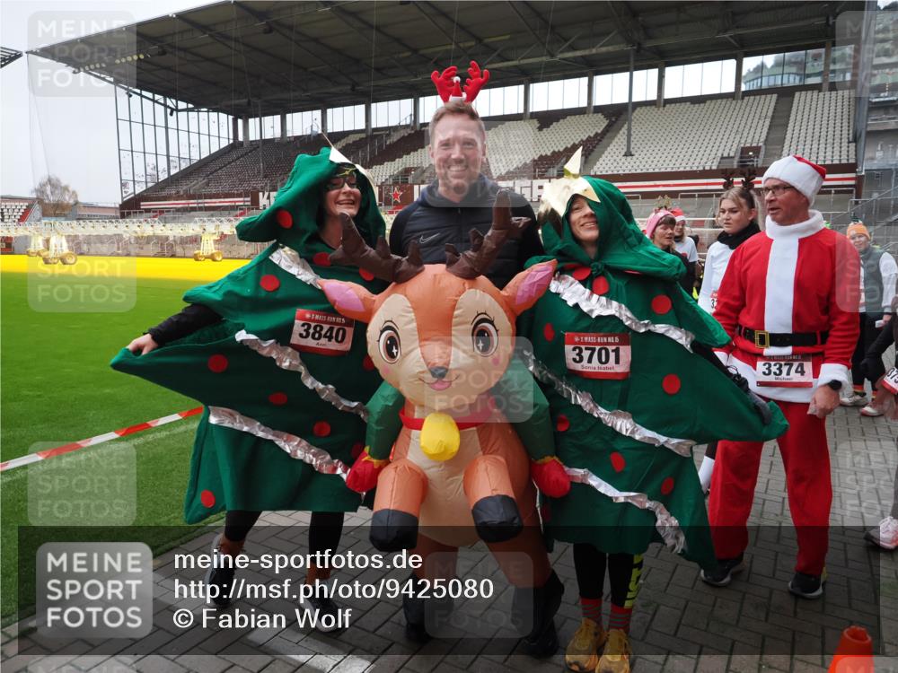 07.12.2025 - St. Pauli X-Mass-Run No. 15 Fabian Wolf http://msf.ph/oto/9425080 07.12.2025 12:11:06 Ziel 1780, 4398, 4400 meine-sportfotos.de