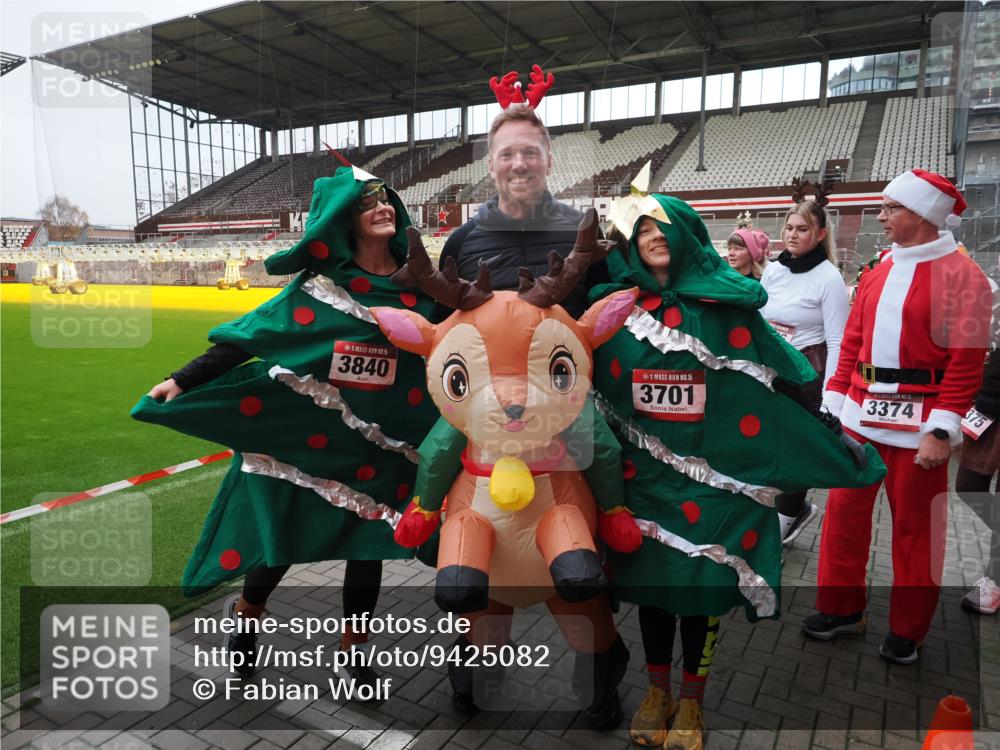 07.12.2025 - St. Pauli X-Mass-Run No. 15 Fabian Wolf http://msf.ph/oto/9425082 07.12.2025 12:11:06 Ziel 1780, 4398, 4400 meine-sportfotos.de