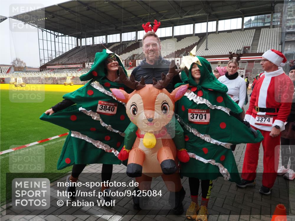 07.12.2025 - St. Pauli X-Mass-Run No. 15 Fabian Wolf http://msf.ph/oto/9425084 07.12.2025 12:11:07 Ziel 1780, 4398, 4400 meine-sportfotos.de