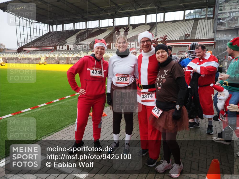 07.12.2025 - St. Pauli X-Mass-Run No. 15 Fabian Wolf http://msf.ph/oto/9425100 07.12.2025 12:11:14 Ziel 2394, 4398, 4400 meine-sportfotos.de