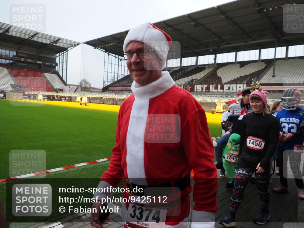 07.12.2025 - St. Pauli X-Mass-Run No. 15 Fabian Wolf http://msf.ph/oto/9425112 07.12.2025 12:11:19 Ziel 2393, 2394, 4180, 4188, 4398, 4400 meine-sportfotos.de