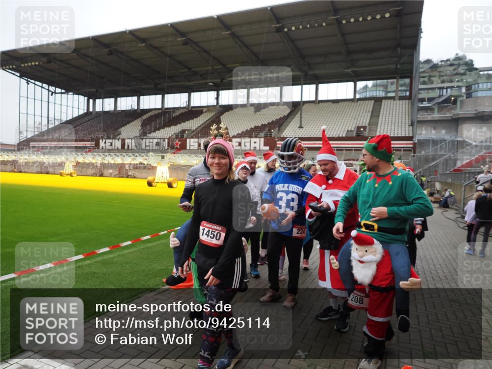 07.12.2025 - St. Pauli X-Mass-Run No. 15 Fabian Wolf http://msf.ph/oto/9425114 07.12.2025 12:11:20 Ziel 2393, 2394, 4180, 4188, 4398, 4400 meine-sportfotos.de