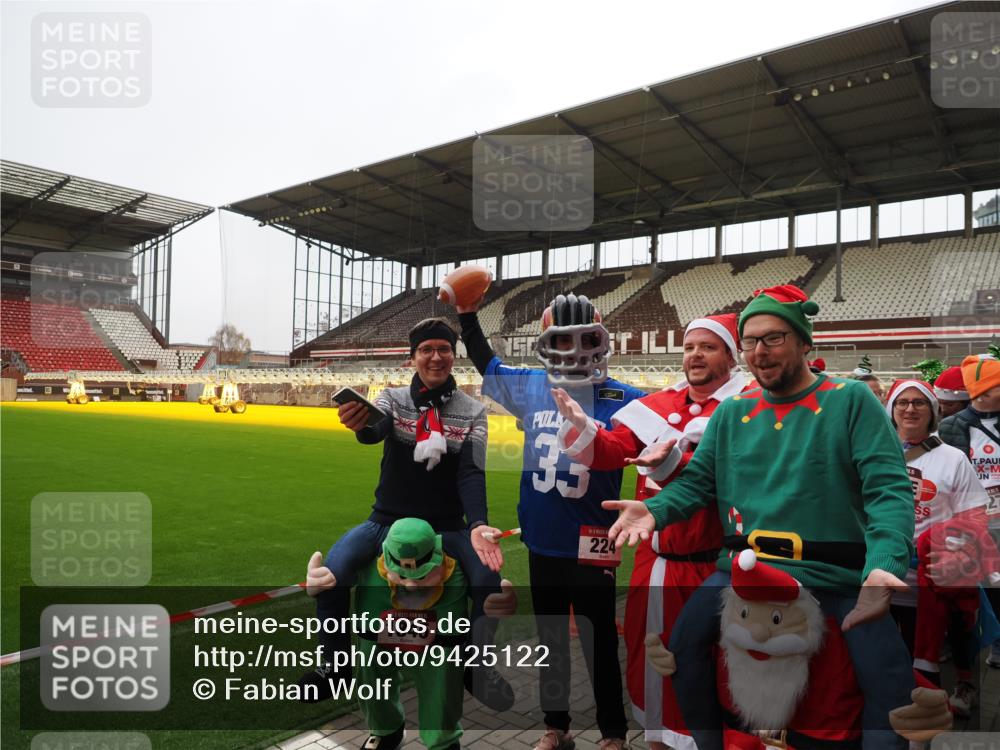 07.12.2025 - St. Pauli X-Mass-Run No. 15 Fabian Wolf http://msf.ph/oto/9425122 07.12.2025 12:11:26 Ziel 2393, 2394, 3758, 4180, 4188 meine-sportfotos.de