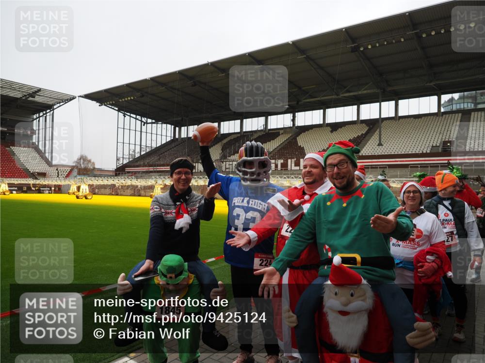 07.12.2025 - St. Pauli X-Mass-Run No. 15 Fabian Wolf http://msf.ph/oto/9425124 07.12.2025 12:11:26 Ziel 2393, 2394, 3758, 4180, 4188 meine-sportfotos.de