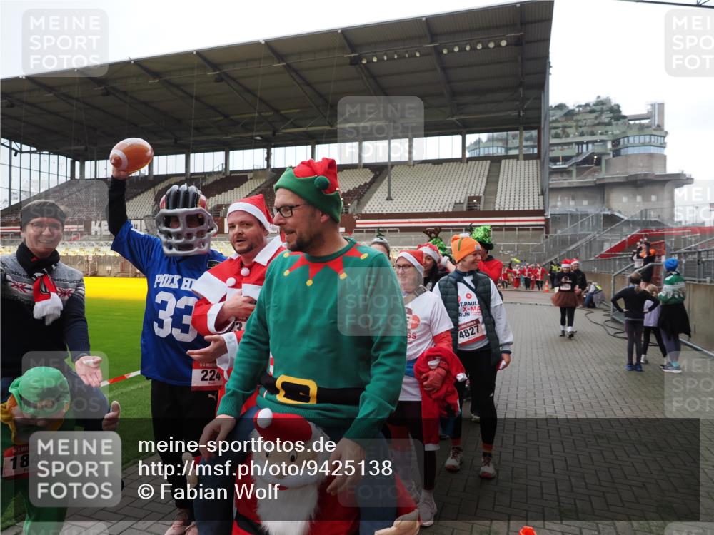 07.12.2025 - St. Pauli X-Mass-Run No. 15 Fabian Wolf http://msf.ph/oto/9425138 07.12.2025 12:11:31 Ziel 2393, 2394, 3758, 4180, 4188 meine-sportfotos.de