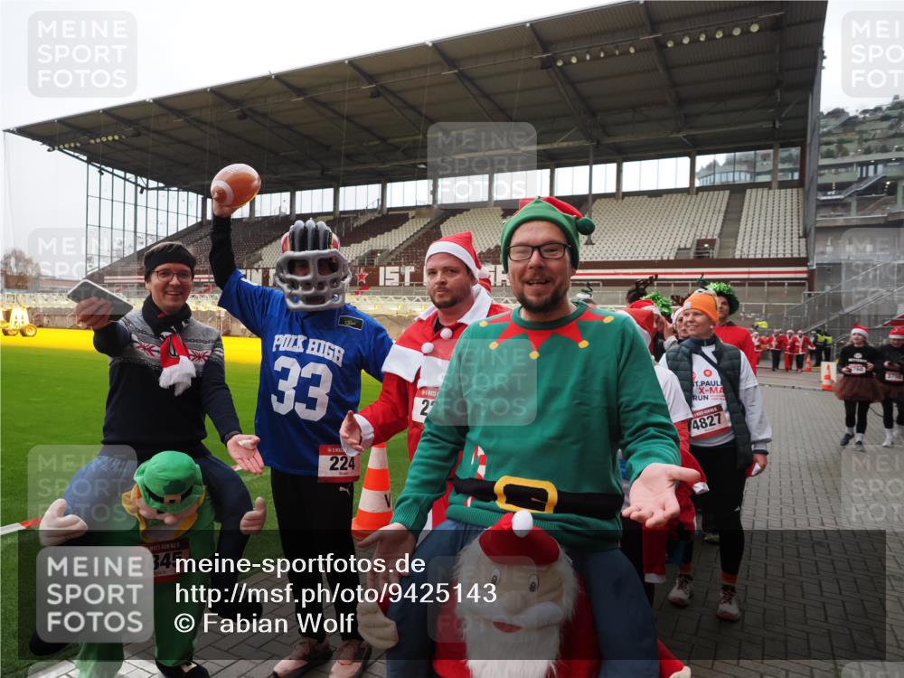 07.12.2025 - St. Pauli X-Mass-Run No. 15 Fabian Wolf http://msf.ph/oto/9425143 07.12.2025 12:11:33 Ziel 2393, 2394, 3758, 4167, 4180, 4188 meine-sportfotos.de