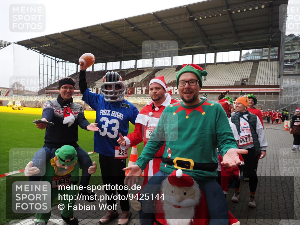 07.12.2025 - St. Pauli X-Mass-Run No. 15 Fabian Wolf http://msf.ph/oto/9425144 07.12.2025 12:11:33 Ziel 2393, 2394, 3758, 4167, 4180, 4188 meine-sportfotos.de