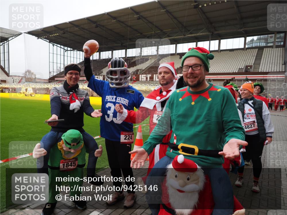 07.12.2025 - St. Pauli X-Mass-Run No. 15 Fabian Wolf http://msf.ph/oto/9425146 07.12.2025 12:11:33 Ziel 2393, 2394, 3758, 4167, 4180, 4188 meine-sportfotos.de