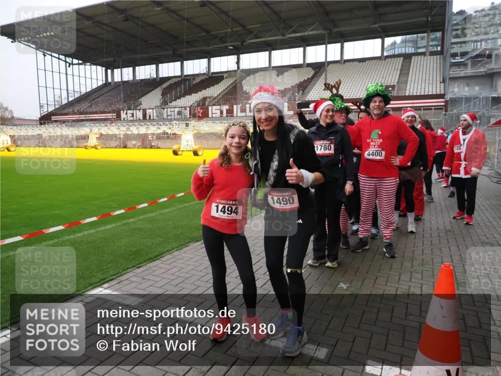 07.12.2025 - St. Pauli X-Mass-Run No. 15 Fabian Wolf http://msf.ph/oto/9425180 07.12.2025 12:12:01 Ziel 1452, 3974, 3979, 4288, 4289, 4308 meine-sportfotos.de