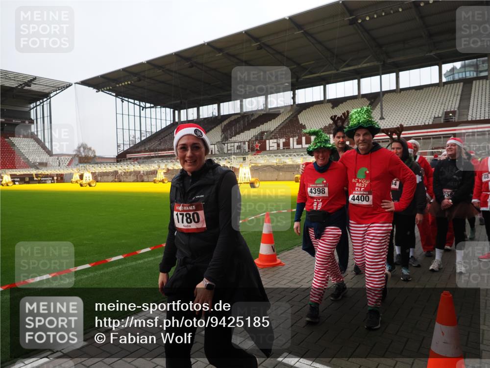 07.12.2025 - St. Pauli X-Mass-Run No. 15 Fabian Wolf http://msf.ph/oto/9425185 07.12.2025 12:12:08 Ziel 1033 meine-sportfotos.de
