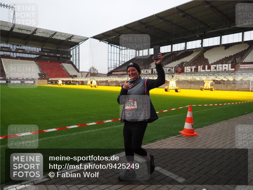 07.12.2025 - St. Pauli X-Mass-Run No. 15 Fabian Wolf http://msf.ph/oto/9425249 07.12.2025 12:12:26 Ziel 1033, 3972, 3977, 3978 meine-sportfotos.de