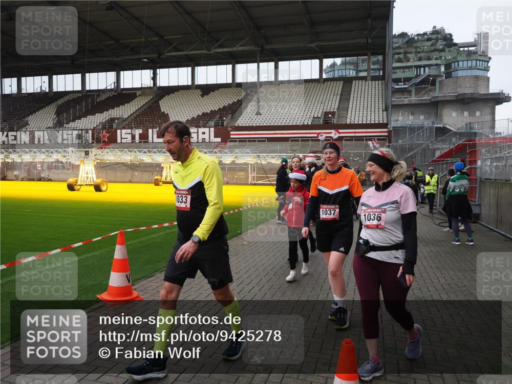 07.12.2025 - St. Pauli X-Mass-Run No. 15 Fabian Wolf http://msf.ph/oto/9425278 07.12.2025 12:12:55 Ziel 1500, 1503 meine-sportfotos.de
