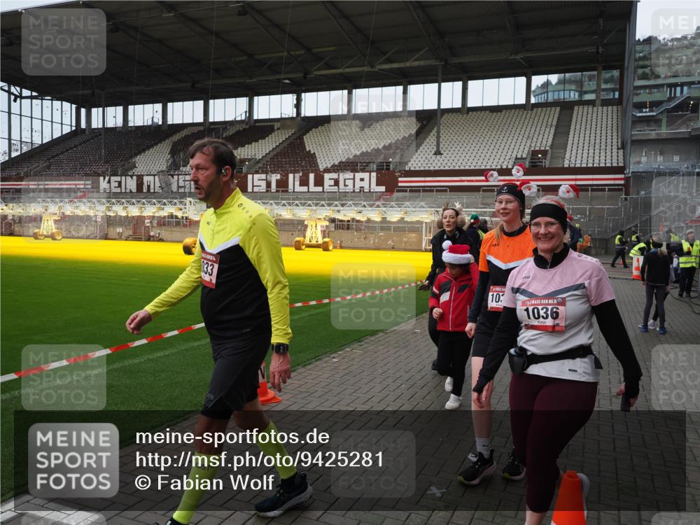 07.12.2025 - St. Pauli X-Mass-Run No. 15 Fabian Wolf http://msf.ph/oto/9425281 07.12.2025 12:12:56 Ziel 1500, 1503 meine-sportfotos.de