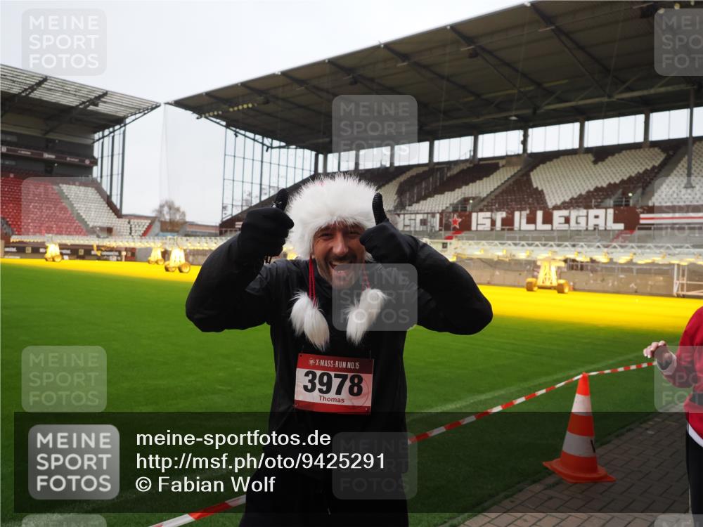 07.12.2025 - St. Pauli X-Mass-Run No. 15 Fabian Wolf http://msf.ph/oto/9425291 07.12.2025 12:13:05 Ziel 1500, 1503, 2543 meine-sportfotos.de