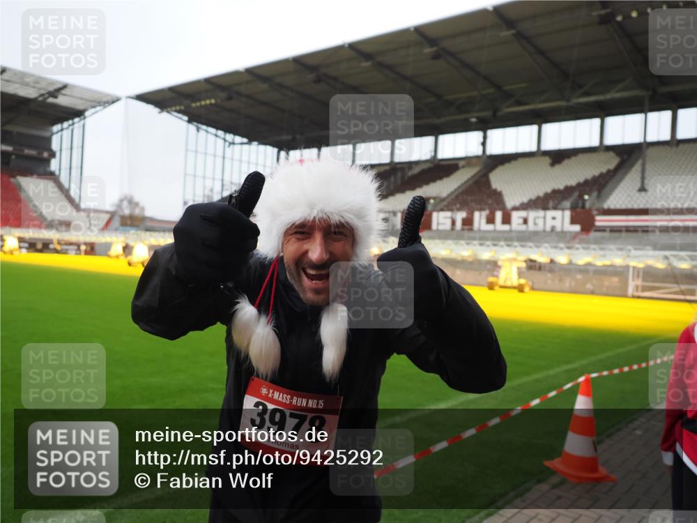 07.12.2025 - St. Pauli X-Mass-Run No. 15 Fabian Wolf http://msf.ph/oto/9425292 07.12.2025 12:13:05 Ziel 1500, 1503, 2543 meine-sportfotos.de