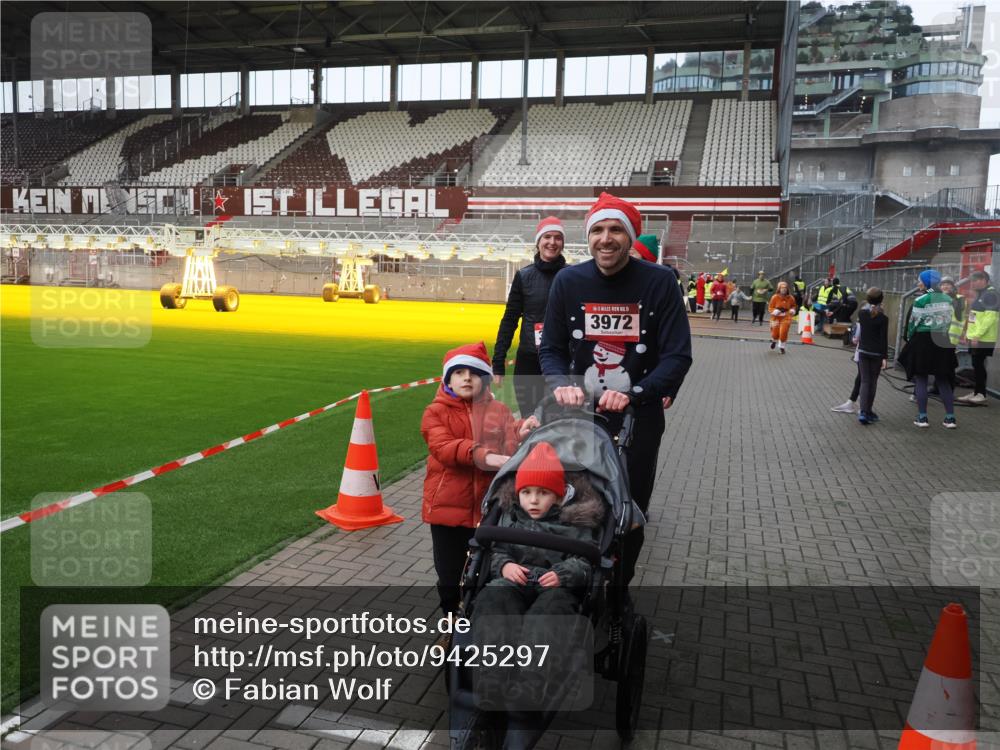 07.12.2025 - St. Pauli X-Mass-Run No. 15 Fabian Wolf http://msf.ph/oto/9425297 07.12.2025 12:13:08 Ziel 2543 meine-sportfotos.de
