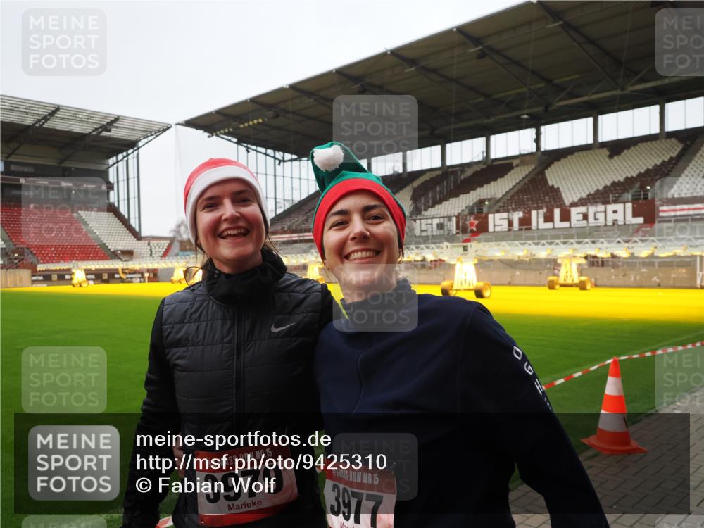 07.12.2025 - St. Pauli X-Mass-Run No. 15 Fabian Wolf http://msf.ph/oto/9425310 07.12.2025 12:13:13 Ziel 455, 463, 466, 2543, 4713 meine-sportfotos.de