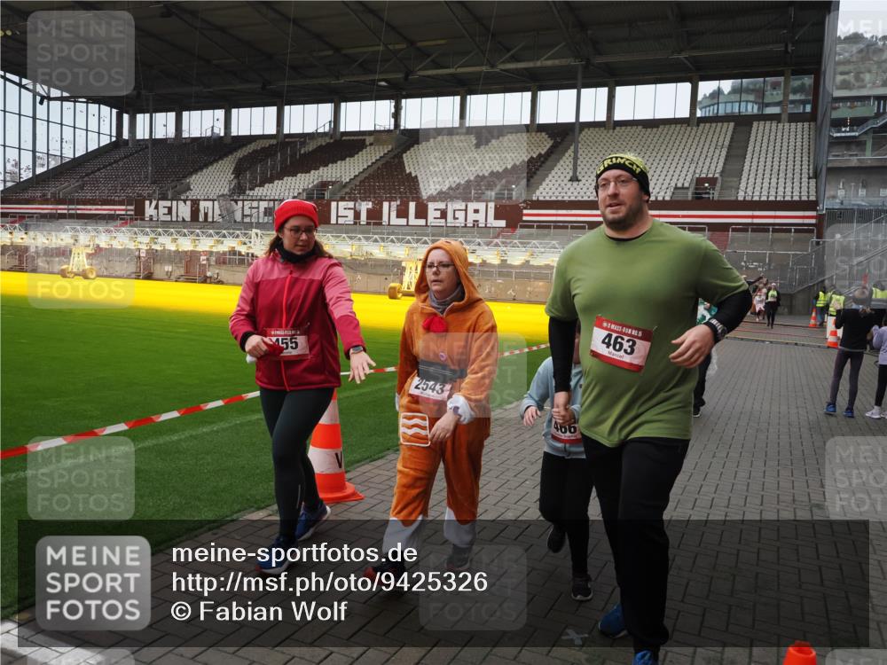 07.12.2025 - St. Pauli X-Mass-Run No. 15 Fabian Wolf http://msf.ph/oto/9425326 07.12.2025 12:13:19 Ziel 455, 463, 466, 2543, 4713 meine-sportfotos.de