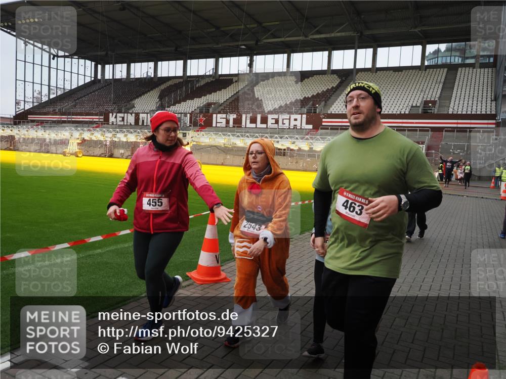 07.12.2025 - St. Pauli X-Mass-Run No. 15 Fabian Wolf http://msf.ph/oto/9425327 07.12.2025 12:13:19 Ziel 455, 463, 466, 2543, 4713 meine-sportfotos.de