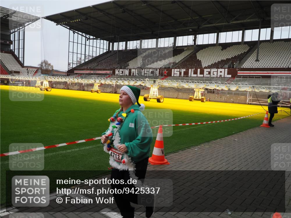 07.12.2025 - St. Pauli X-Mass-Run No. 15 Fabian Wolf http://msf.ph/oto/9425337 07.12.2025 12:13:22 Ziel 455, 463, 466, 2543, 3645, 4077, 4261, 4713 meine-sportfotos.de
