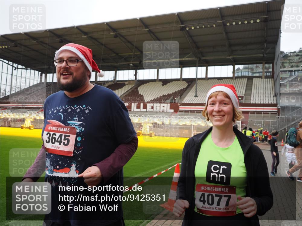 07.12.2025 - St. Pauli X-Mass-Run No. 15 Fabian Wolf http://msf.ph/oto/9425351 07.12.2025 12:13:32 Ziel 3645, 4077, 4258, 4261, 4713 meine-sportfotos.de