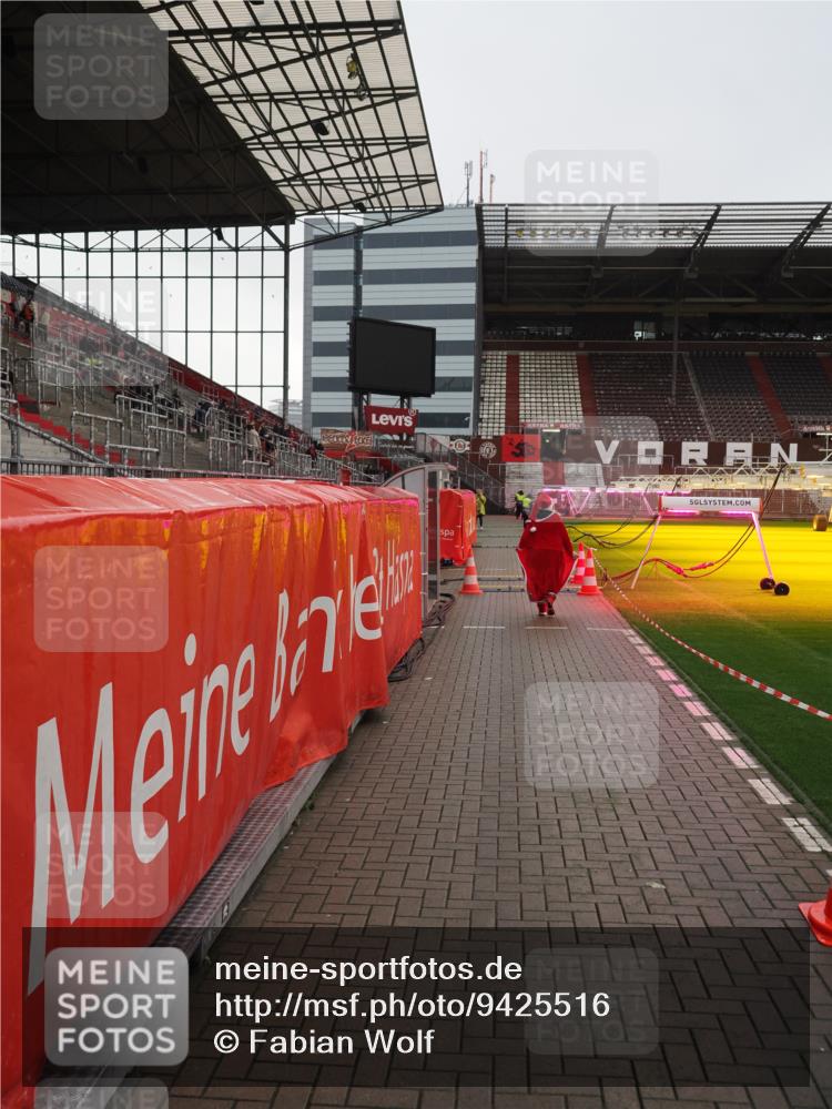 07.12.2025 - St. Pauli X-Mass-Run No. 15 Fabian Wolf http://msf.ph/oto/9425516 07.12.2025 12:16:39 Ziel  meine-sportfotos.de