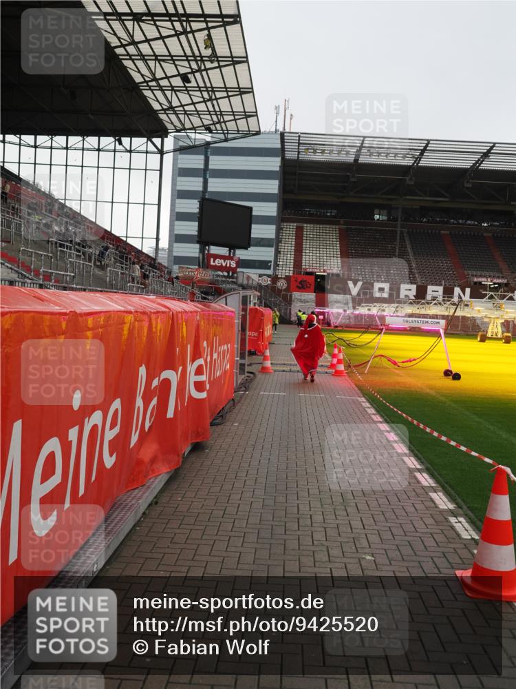 07.12.2025 - St. Pauli X-Mass-Run No. 15 Fabian Wolf http://msf.ph/oto/9425520 07.12.2025 12:16:40 Ziel  meine-sportfotos.de