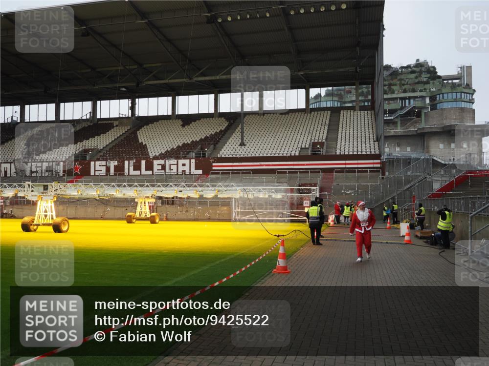 07.12.2025 - St. Pauli X-Mass-Run No. 15 Fabian Wolf http://msf.ph/oto/9425522 07.12.2025 12:16:59 Ziel 4325 meine-sportfotos.de