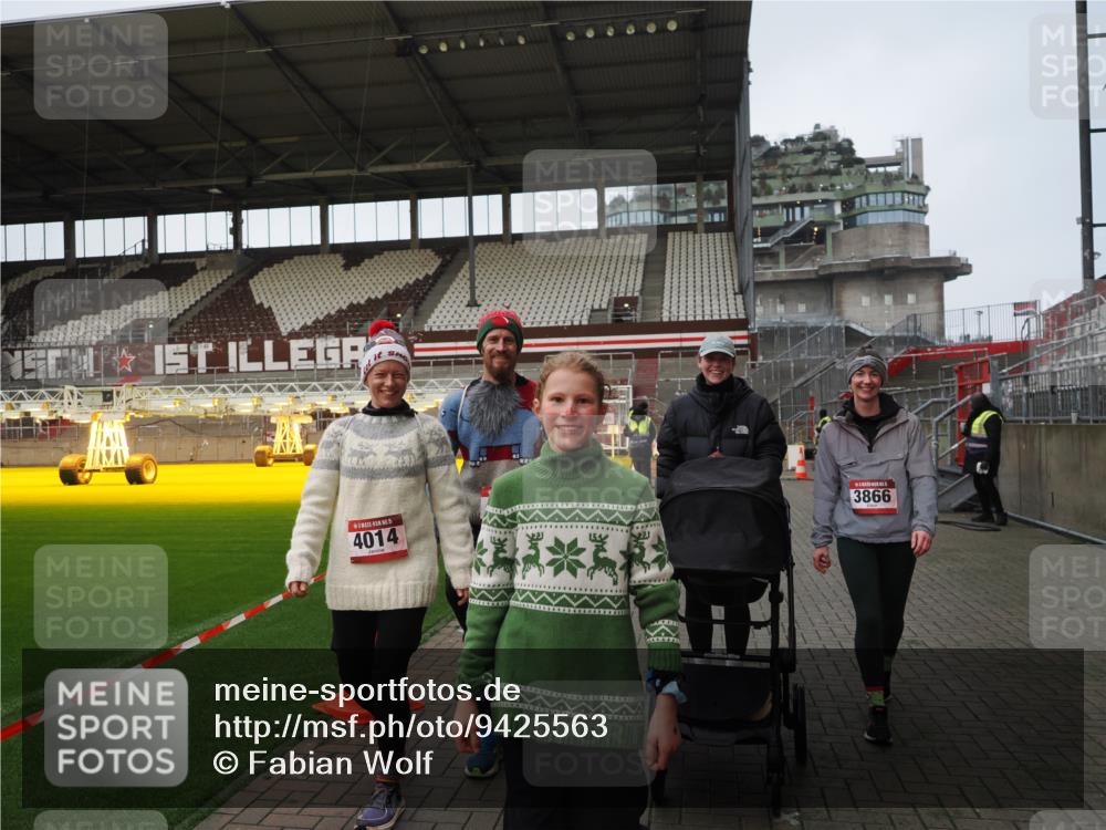 07.12.2025 - St. Pauli X-Mass-Run No. 15 Fabian Wolf http://msf.ph/oto/9425563 07.12.2025 12:17:50 Ziel 3866, 4015 meine-sportfotos.de