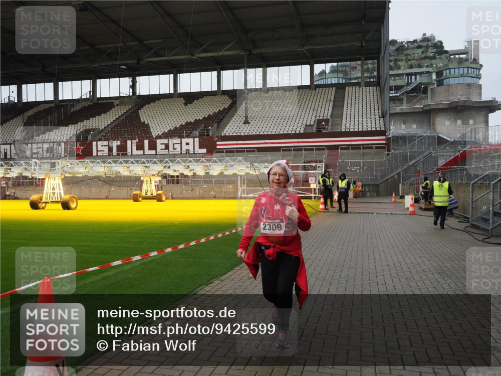 07.12.2025 - St. Pauli X-Mass-Run No. 15 Fabian Wolf http://msf.ph/oto/9425599 07.12.2025 12:19:19 Ziel 1259, 2093, 2309 meine-sportfotos.de