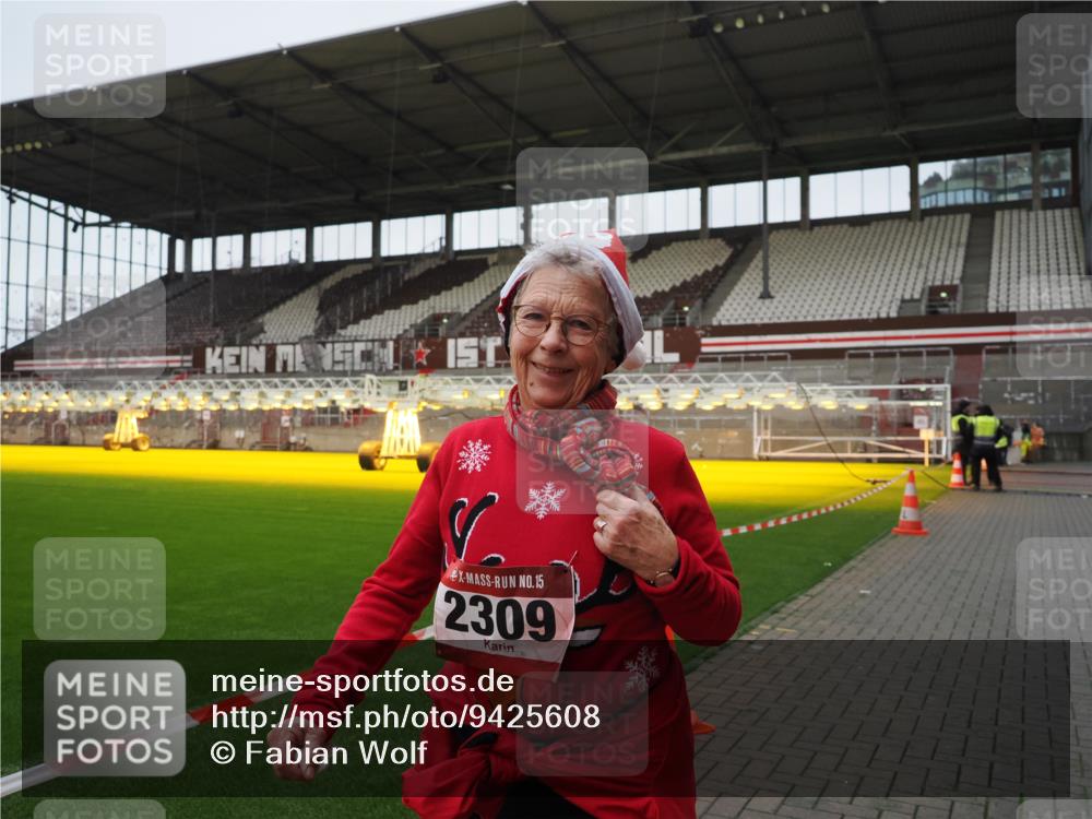 07.12.2025 - St. Pauli X-Mass-Run No. 15 Fabian Wolf http://msf.ph/oto/9425608 07.12.2025 12:19:21 Ziel 1259, 2093, 2309 meine-sportfotos.de