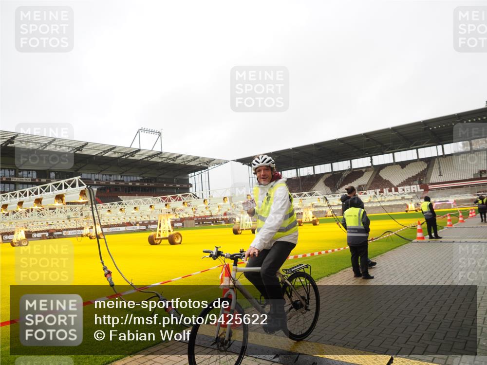 07.12.2025 - St. Pauli X-Mass-Run No. 15 Fabian Wolf http://msf.ph/oto/9425622 07.12.2025 12:25:21 Ziel  meine-sportfotos.de