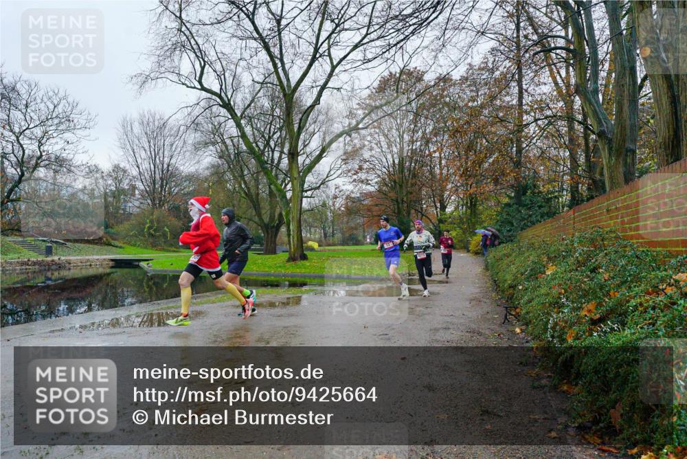 07.12.2025 - St. Pauli X-Mass-Run No. 15 Michael Burmester http://msf.ph/oto/9425664 07.12.2025 09:37:27 Laufen  meine-sportfotos.de