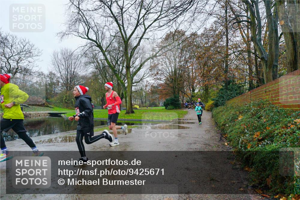 07.12.2025 - St. Pauli X-Mass-Run No. 15 Michael Burmester http://msf.ph/oto/9425671 07.12.2025 09:38:00 Laufen 1722 meine-sportfotos.de