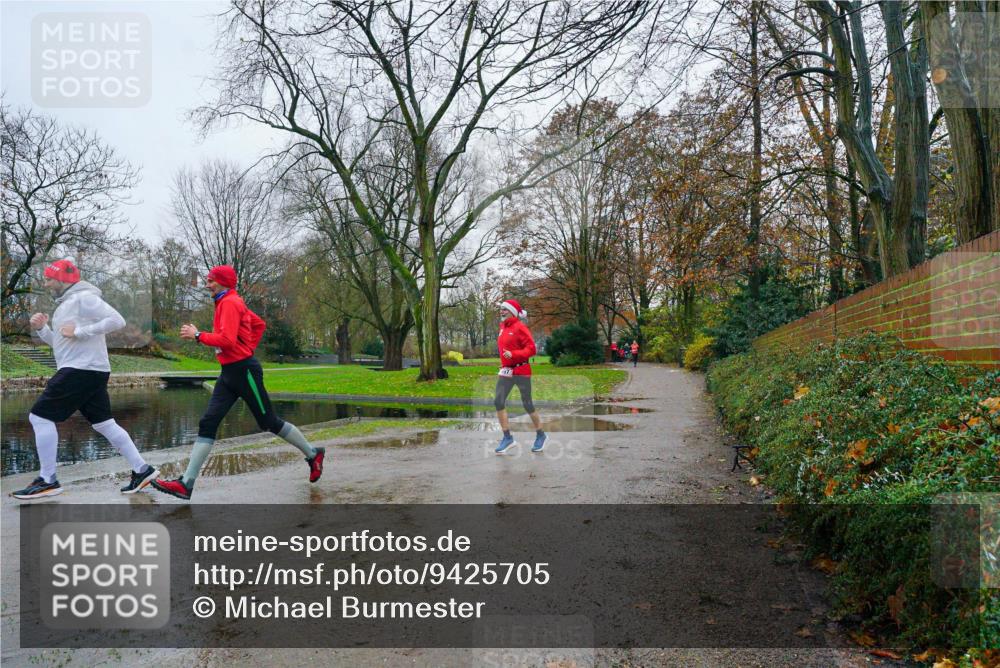 07.12.2025 - St. Pauli X-Mass-Run No. 15 Michael Burmester http://msf.ph/oto/9425705 07.12.2025 09:39:39 Laufen  meine-sportfotos.de