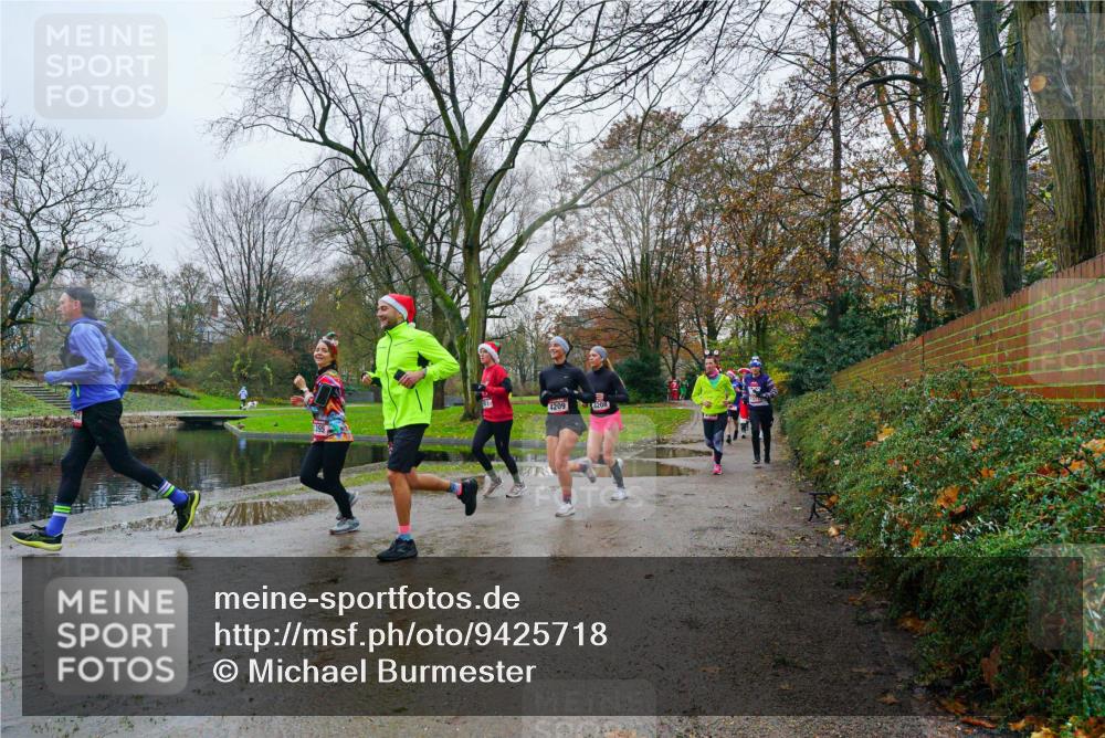 07.12.2025 - St. Pauli X-Mass-Run No. 15 Michael Burmester http://msf.ph/oto/9425718 07.12.2025 09:40:09 Laufen 1395, 4209, 4208 meine-sportfotos.de