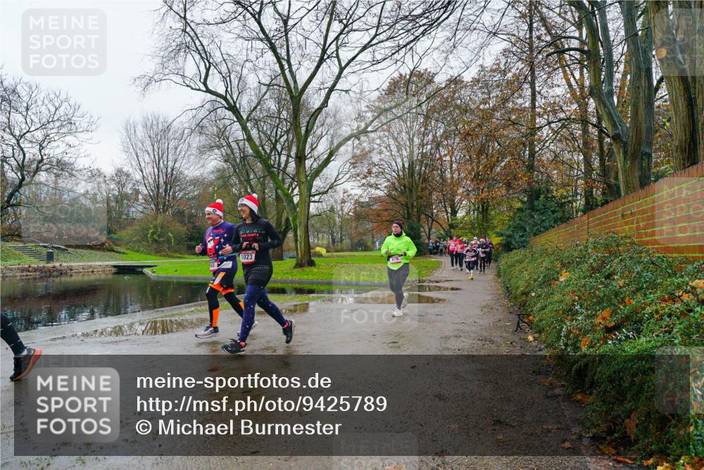 07.12.2025 - St. Pauli X-Mass-Run No. 15 Michael Burmester http://msf.ph/oto/9425789 07.12.2025 09:42:08 Laufen 1023 meine-sportfotos.de