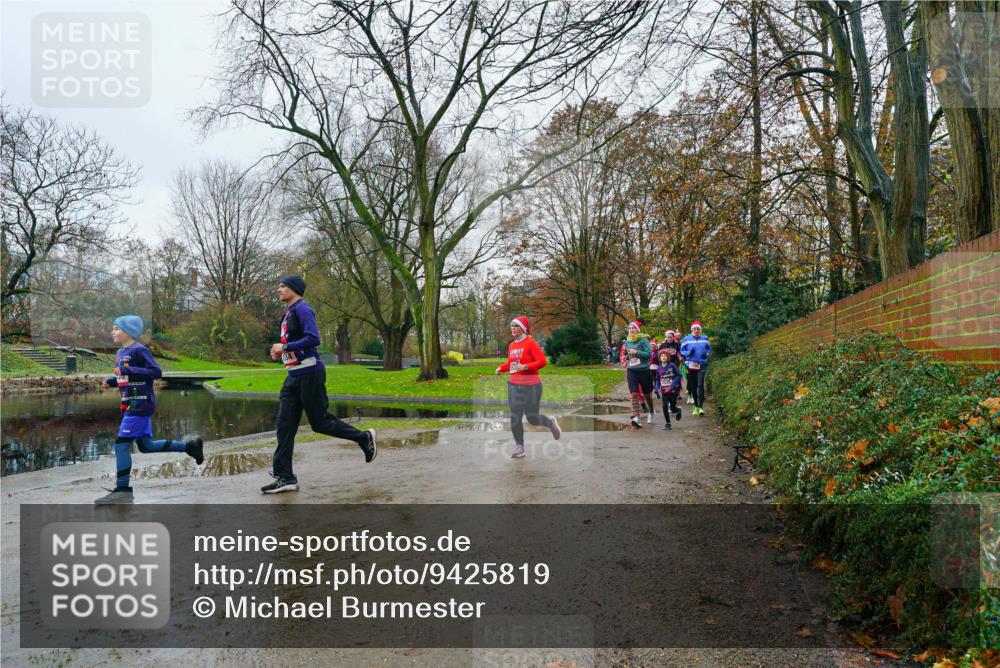 07.12.2025 - St. Pauli X-Mass-Run No. 15 Michael Burmester http://msf.ph/oto/9425819 07.12.2025 09:42:55 Laufen  meine-sportfotos.de