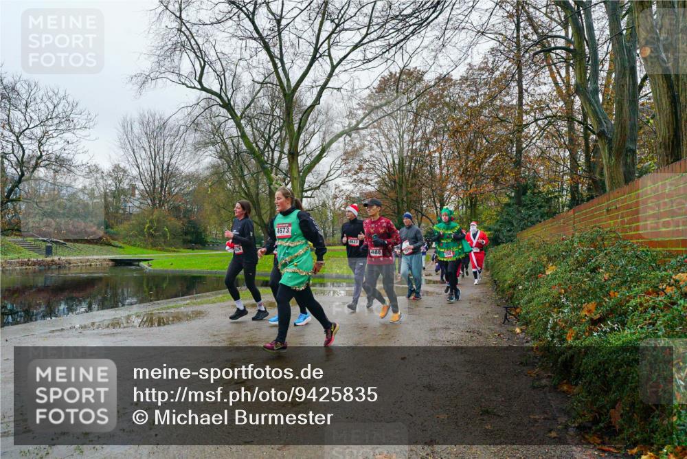 07.12.2025 - St. Pauli X-Mass-Run No. 15 Michael Burmester http://msf.ph/oto/9425835 07.12.2025 09:43:13 Laufen 4673, 4623, 4680 meine-sportfotos.de