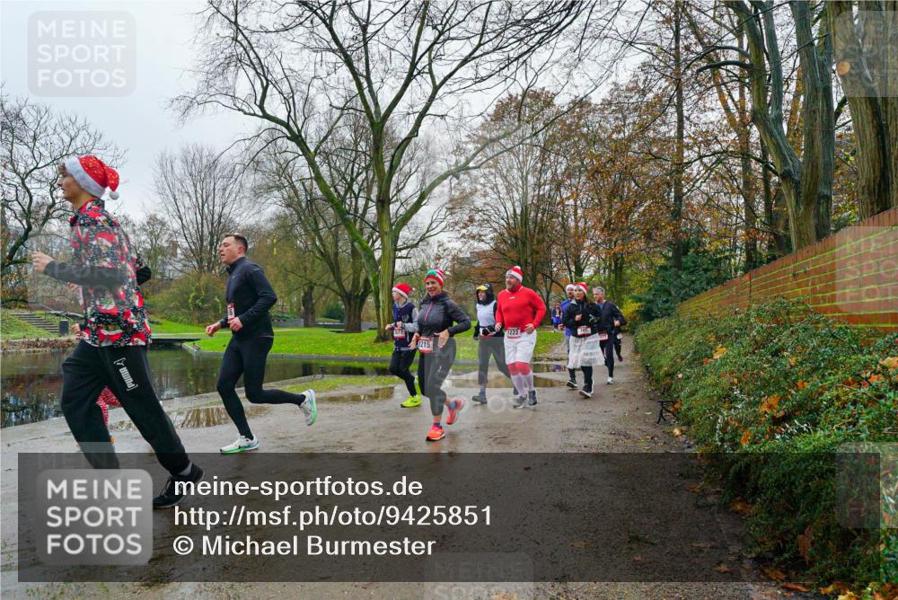 07.12.2025 - St. Pauli X-Mass-Run No. 15 Michael Burmester http://msf.ph/oto/9425851 07.12.2025 09:43:26 Laufen 1215, 1222, 385 meine-sportfotos.de