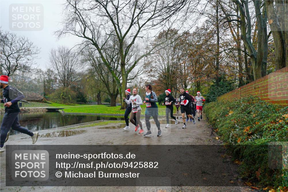 07.12.2025 - St. Pauli X-Mass-Run No. 15 Michael Burmester http://msf.ph/oto/9425882 07.12.2025 09:43:56 Laufen 4556, 4559, 3246 meine-sportfotos.de