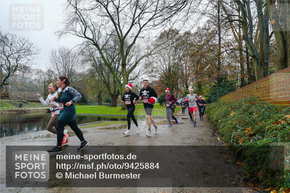 07.12.2025 - St. Pauli X-Mass-Run No. 15 Michael Burmester http://msf.ph/oto/9425884 07.12.2025 09:43:57 Laufen 3245, 59, 3246 meine-sportfotos.de