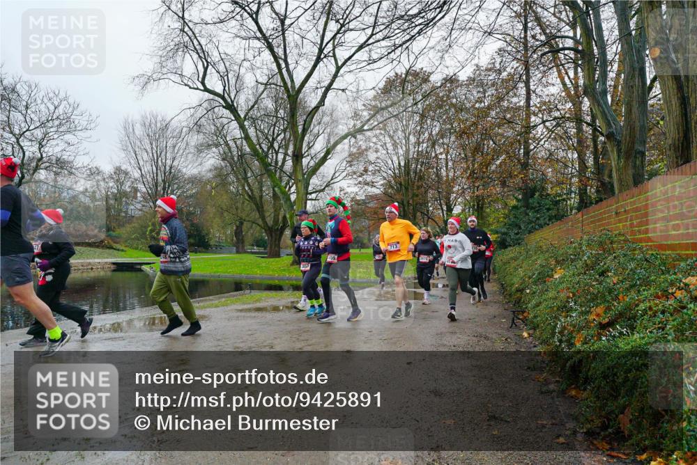 07.12.2025 - St. Pauli X-Mass-Run No. 15 Michael Burmester http://msf.ph/oto/9425891 07.12.2025 09:44:05 Laufen 3857, 259, 713, 3970 meine-sportfotos.de